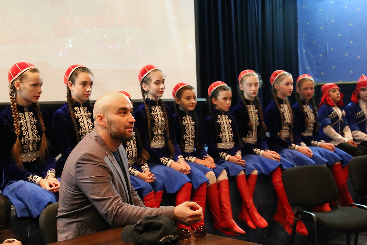 В Адыгее сняли первый на Северном Кавказе профессиональный клип для детского ансамбля адыгского танца