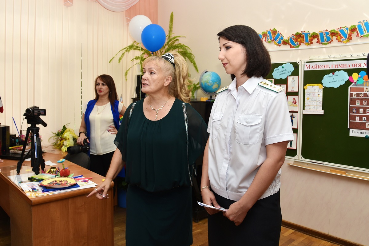 Приставы майкоп. Судебные приставы Майкоп. Пристав Шумаев Майкоп. Первоклассники ФССП.