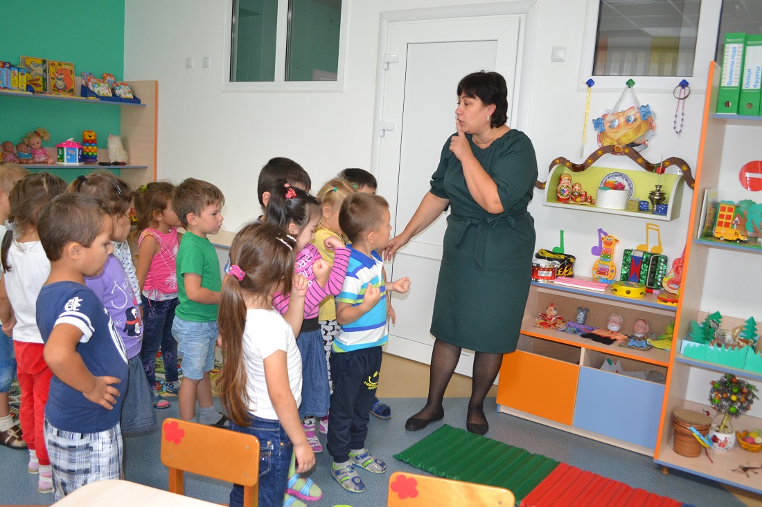 Жанна Думанишева со своими воспитанниками.