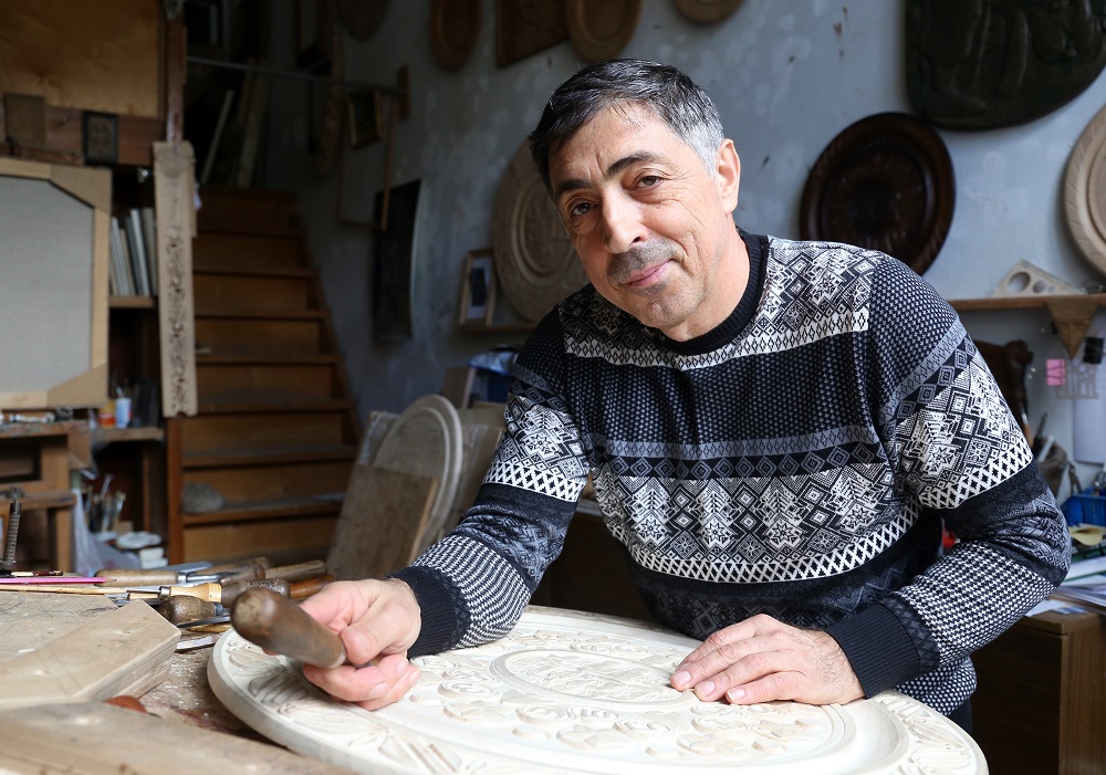 Декоративные панно художника из Адыгеи стали украшением фестиваля искусств в Турции