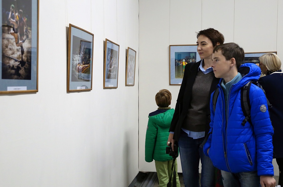 В Адыгее открылась персональная выставка художественной фотографии Виктора Лутая, приуроченная к его 55-летию