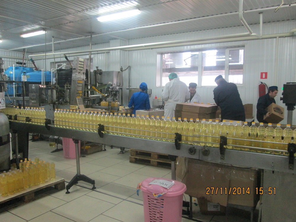 Небольшое предприятие по производству растительных масел в станице Гиагинской успешно конкурирует на рынке с крупными компаниями