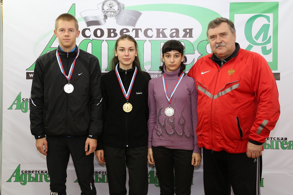 Легкоатлеты Адыгеи выиграли более 20 наград на окружных соревнованиях в Волгограде