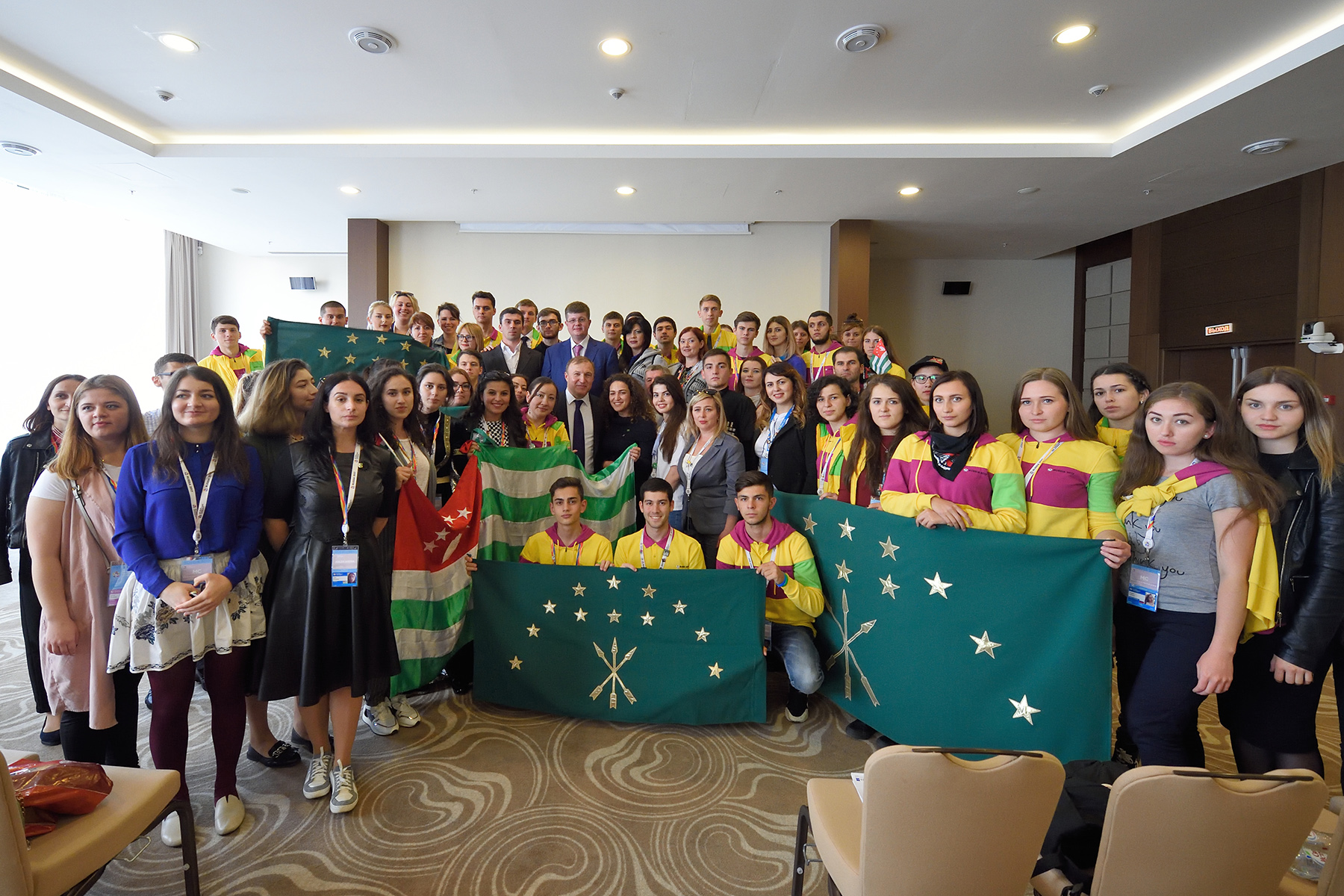 Глава Адыгеи встретился с участниками XIX Всемирного фестиваля молодежи и студентов