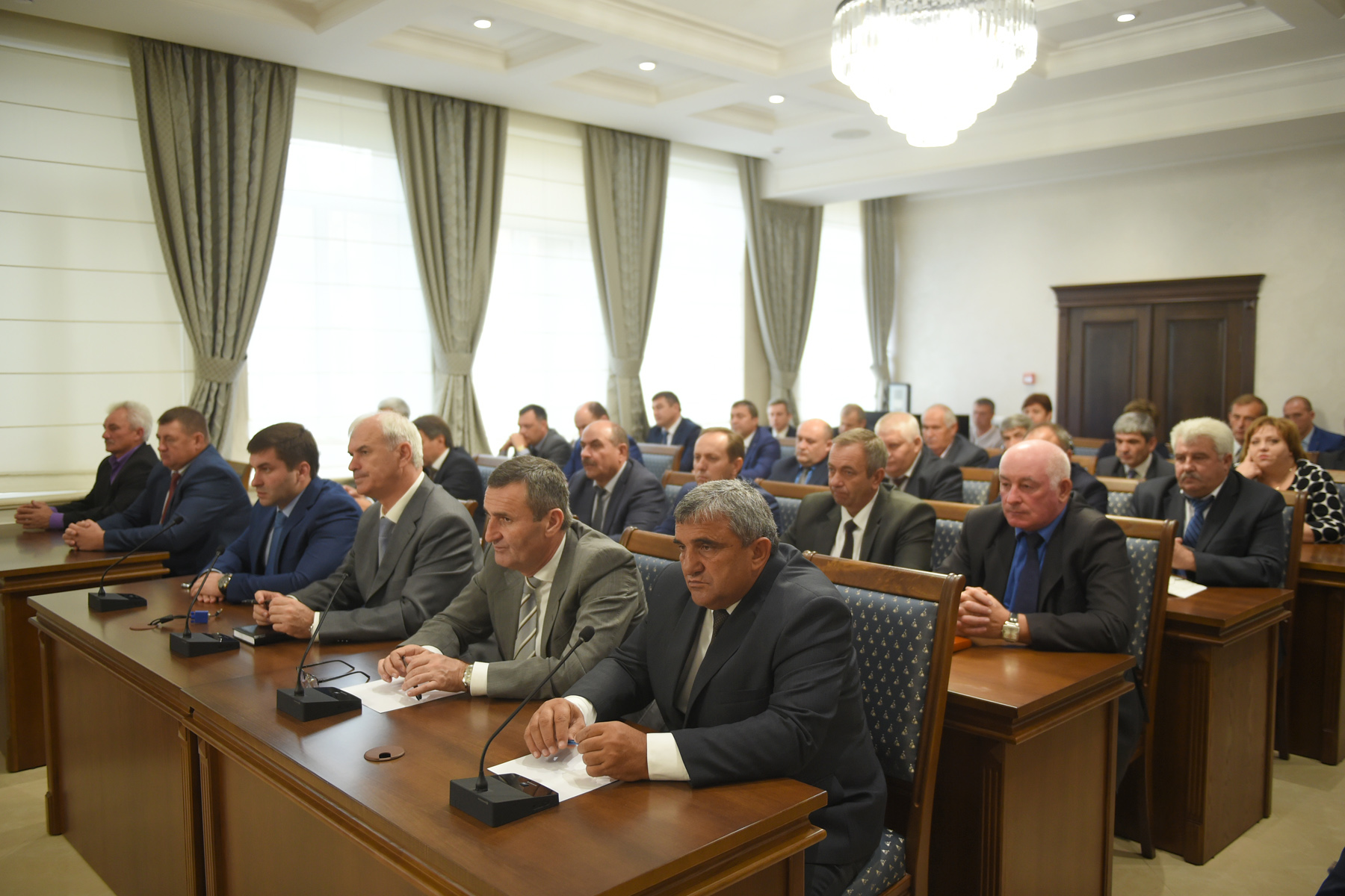 Глава Адыгеи обозначил задачи перед избранными главами поселений и районными депутатами
