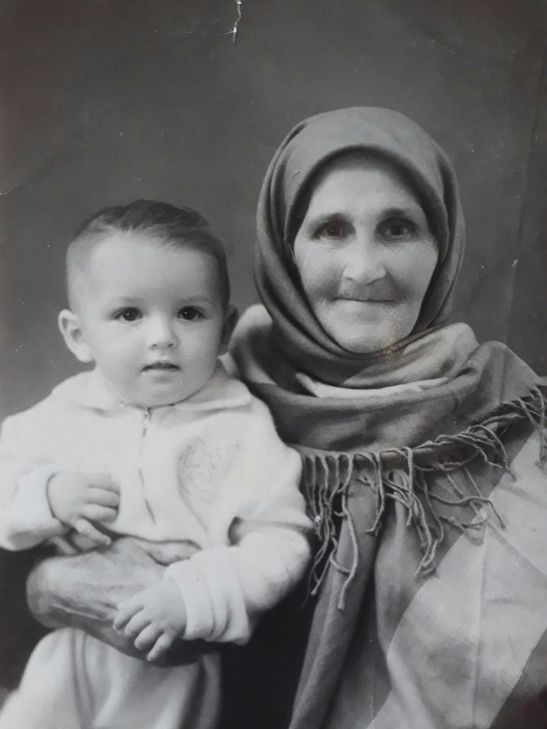 Фатимат с правнуком Аскером, 1960 г.