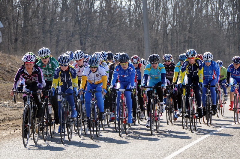 Первая в этом году Всероссийская велогонка собрала  в Адыгее 125 сильнейших спортсменок