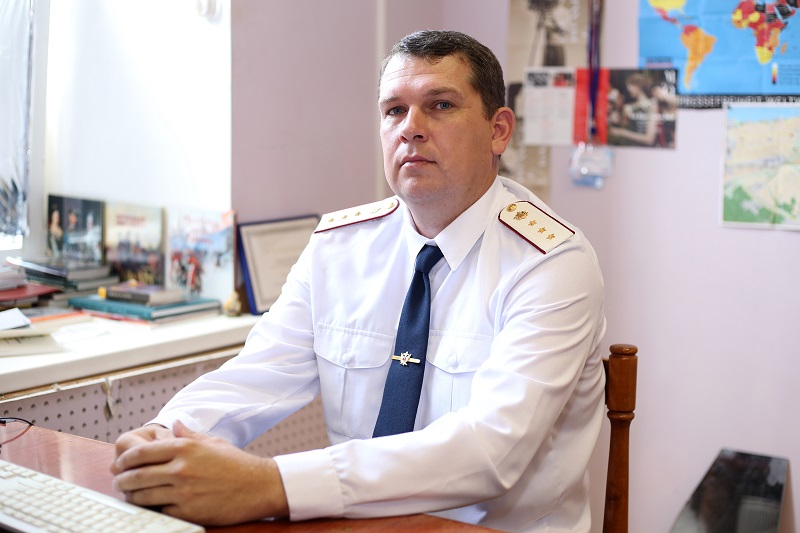 Александр Подолянский, старший прапорщик внутренней службы, служащий в отделе по конвоированию с 2002 года.