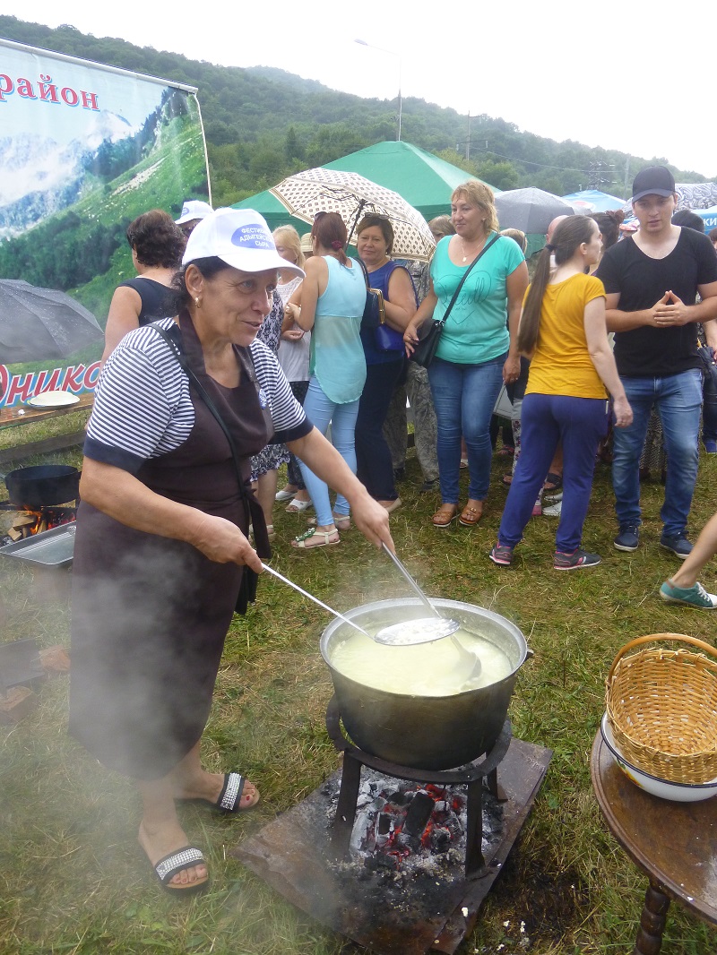 Более 10 тысяч человек из разных регионов России посетили фестиваль адыгейского сыра