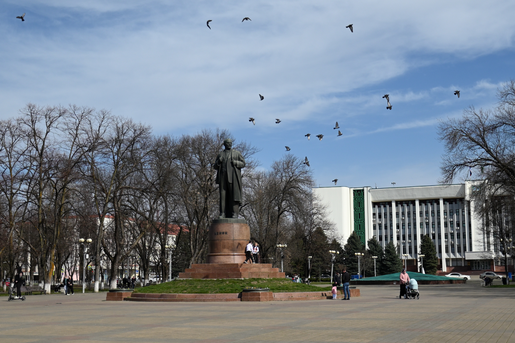 Площадь Ленина столицы Адыгеи лидирует в народном голосовании за объекты  благоустройства — СА онлайн — Советская Адыгея