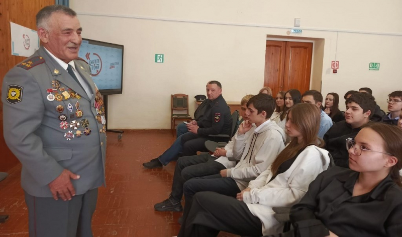 Открытые уроки, линейки и поздравления. Как Беларусь отметила День знаний