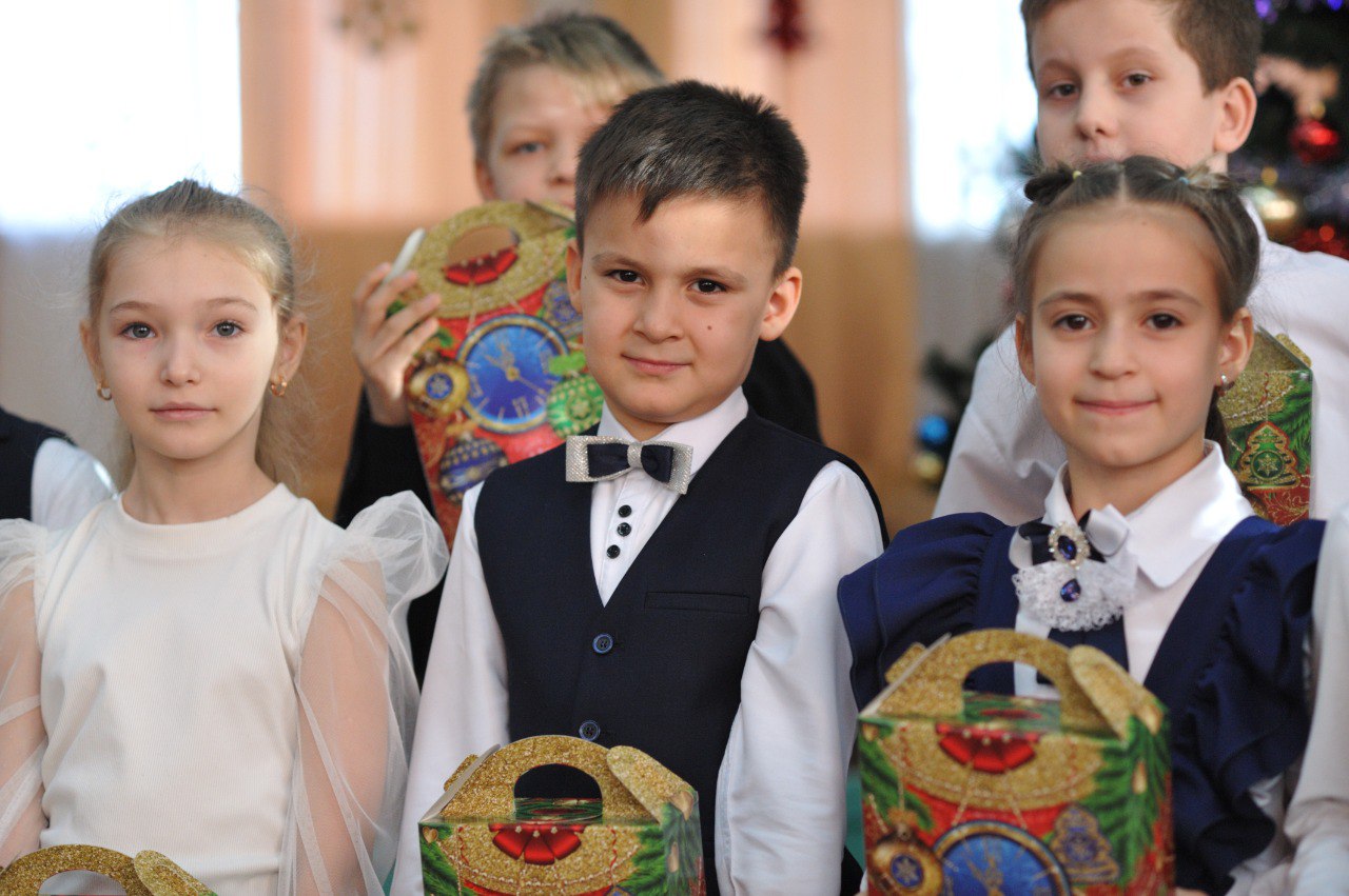 26 тысяч школьников Адыгеи получат новогодние подарки от главы Адыгеи 